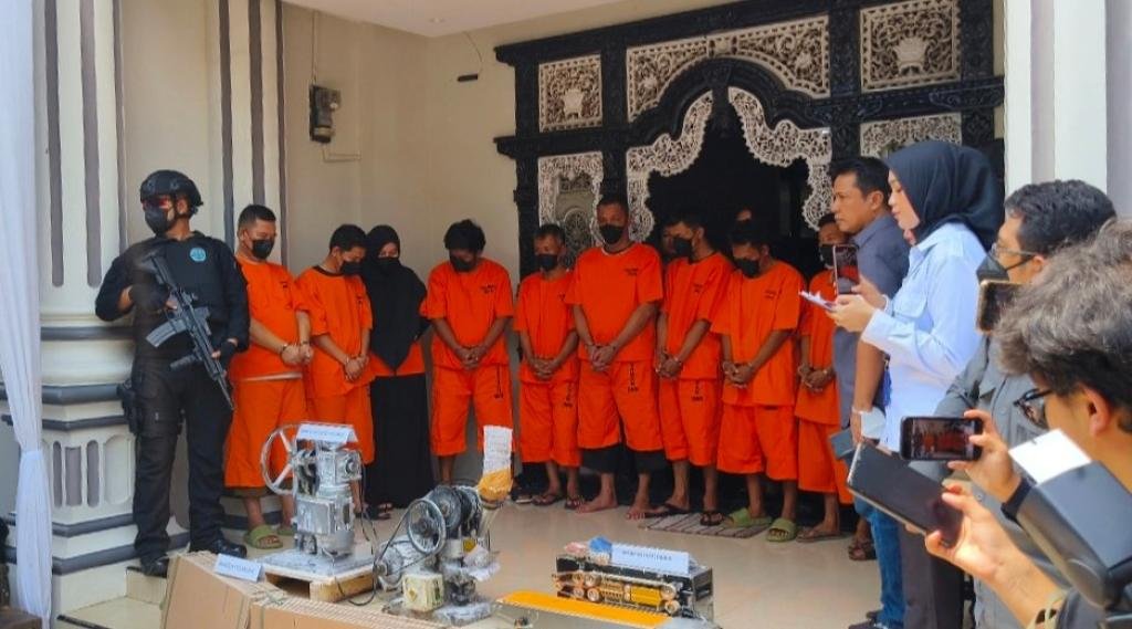 BNN Ungkap Kasus Clandestine Laboratory di Kota Serang, Amankan 10 Tersangka dan 971.000 Butir Narkotika PCC
