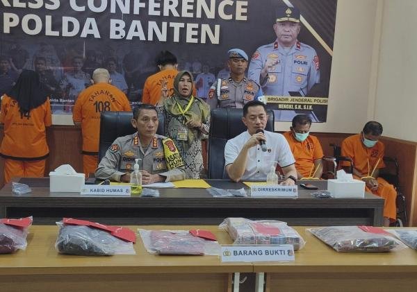 Polisi Ungkap Kasus Pembunuhan Berencana di Tol Merak-Jakarta KM 77: Lima Tersangka Ditangkap