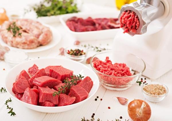 Nitrit Sebagai Penstabil Warna Produk Daging: Apakah Berbahaya Bagi Kesehatan?