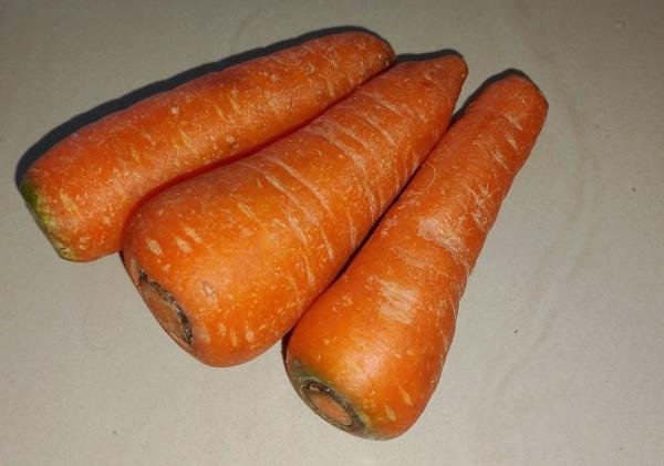 Betakaroten: Pigmen Warna Pada Wortel yang Menyebabkan Kulit Menjadi Kuning