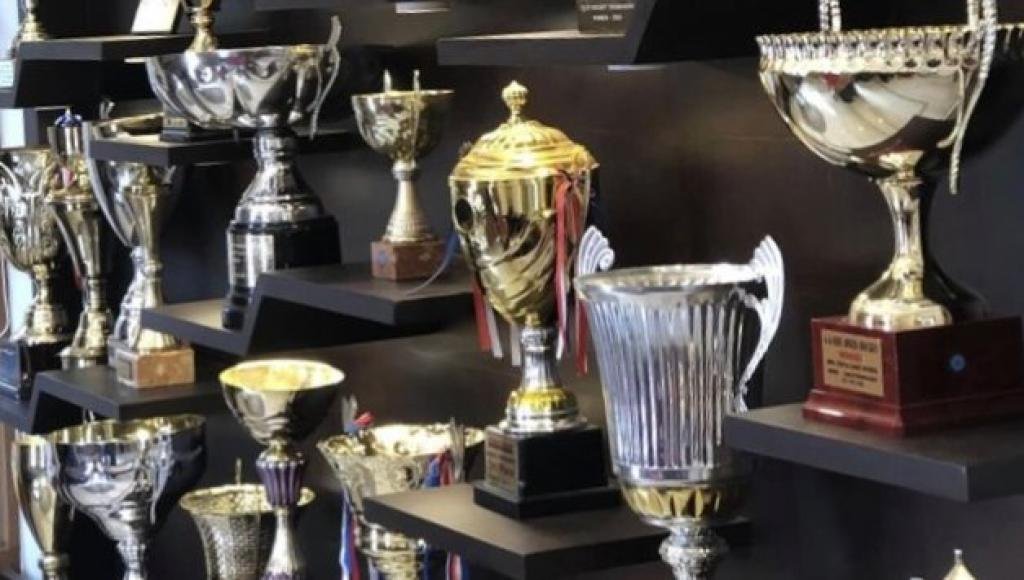 Duplikat Piala untuk Murid: Apakah Ini Bentuk Penghargaan yang Adil?