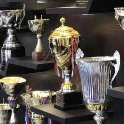 Duplikat Piala untuk Murid: Apakah Ini Bentuk Penghargaan yang Adil?