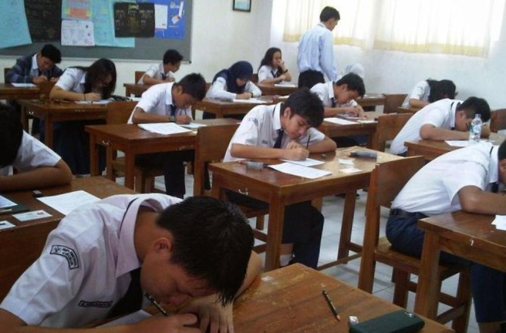 Tekanan Berat Pelajar Zaman Sekarang: Siapa yang Bertanggung Jawab?