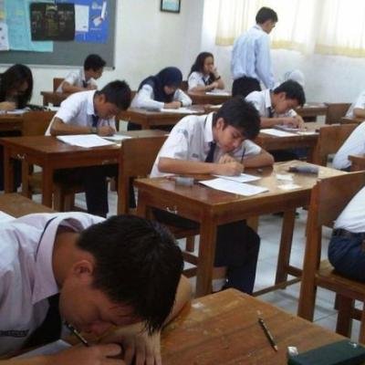 Tekanan Berat Pelajar Zaman Sekarang: Siapa yang Bertanggung Jawab?