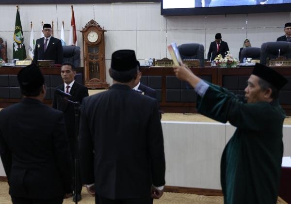 Pengucapan Sumpah DPRD Banten: Apa Pesan Penting dari A Damenta?