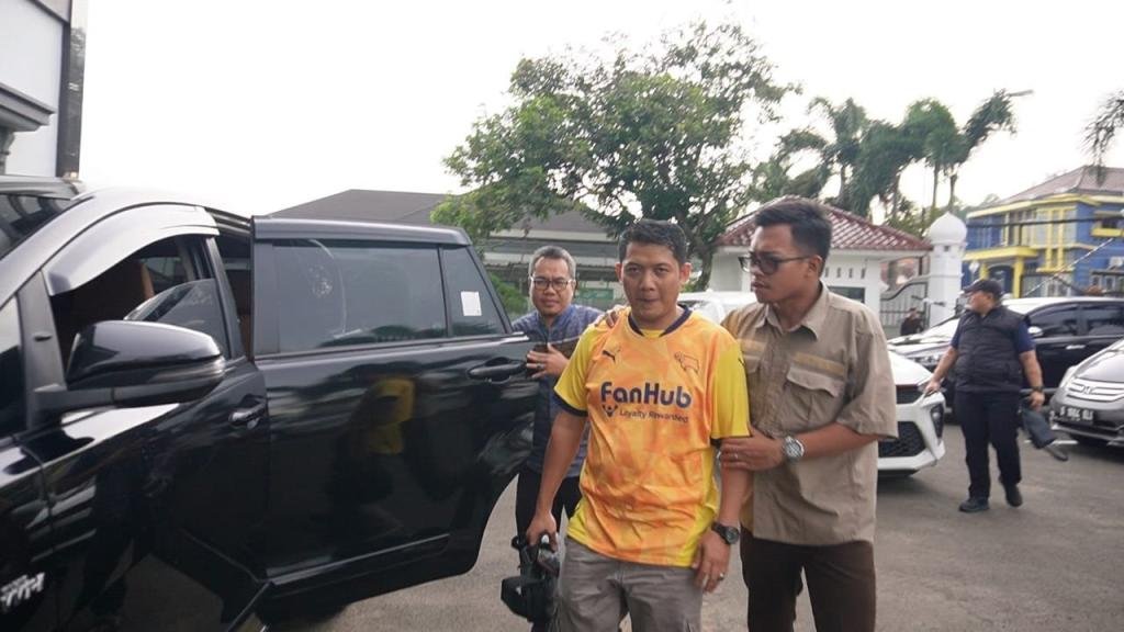 Tim Tabur Kejati Banten Amankan Tersangka Korupsi Dana Bantuan Sosial di Pandeglang