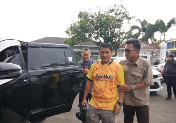 Tim Tabur Kejati Banten Amankan Tersangka Korupsi Dana Bantuan Sosial di Pandeglang