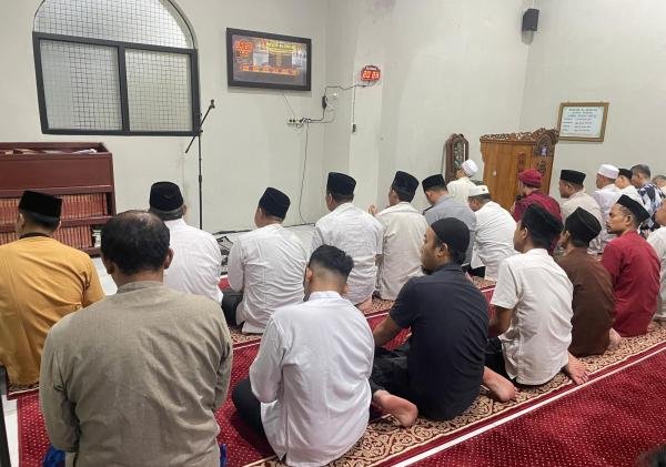 Kakanwil Ditjen PAS Banten Kunjungi Rutan Serang, Tarawih dan Tadarus Bersama Warga Binaan