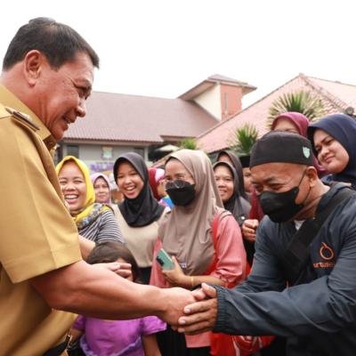 Bupati Tangerang Tinjau Gerakan Pangan Murah, Bantu Warga Dapatkan Sembako Terjangkau