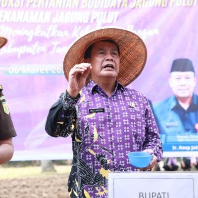 Bupati Tangerang Serahkan Bantuan Pertanian dan Tanam Jagung Pulut untuk Perkuat Ketahanan Pangan