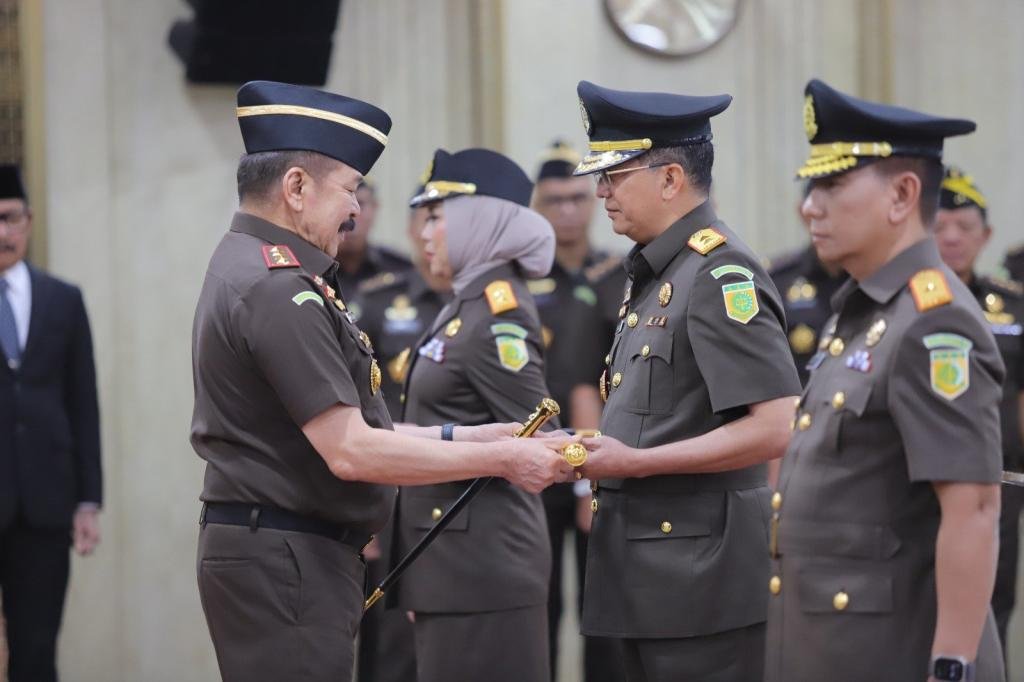 6 Kepala Kejaksaan Tinggi Dilantik, Jaksa Agung Tekankan Profesionalisme