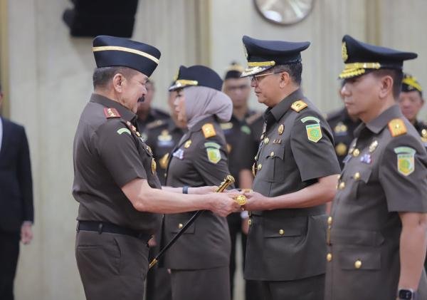 6 Kepala Kejaksaan Tinggi Dilantik, Jaksa Agung Tekankan Profesionalisme