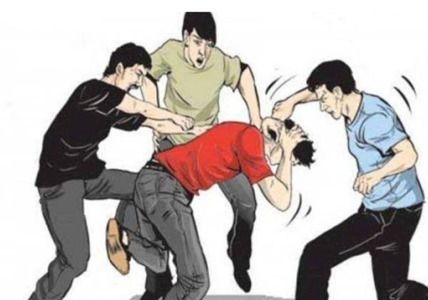 Dua Pelaku Pengeroyokan Masih Berkeliaran, Keluarga Korban Merasa Kecewa