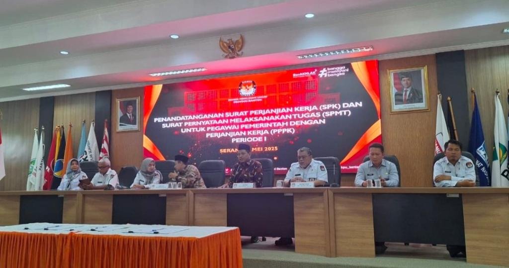 KPU Banten Tandatangani SPK dan SPMT untuk 56 PPPK Gelombang Pertama