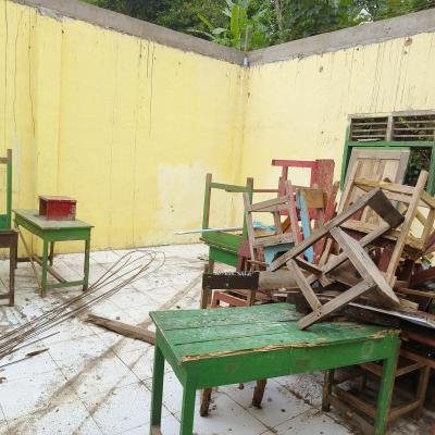 Potret Memprihatinkan Madrasah di Kabupaten Serang: Atap Lapuk, Siswa Terpaksa Diliburkan