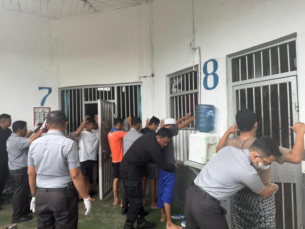 Kalapas Banjarbaru Pimpin Razia Kamar WBP, Komitmen Berantas Narkoba dan HP Ilegal