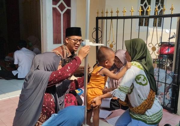 Kepala Desa Sindangheula Tinjau Langsung Kegiatan Posyandu Seroja di Kampung Kepuh