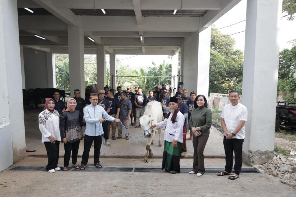 Peringati Idul Adha 1446 H, Kejati Banten Sembelih 35 Hewan Kurban sebagai Wujud Kepedulian Sosial
