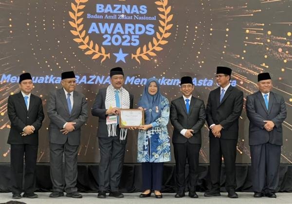 Bupati Serang Ratu Zakiyah Raih Penghargaan BAZNAS Awards 2025