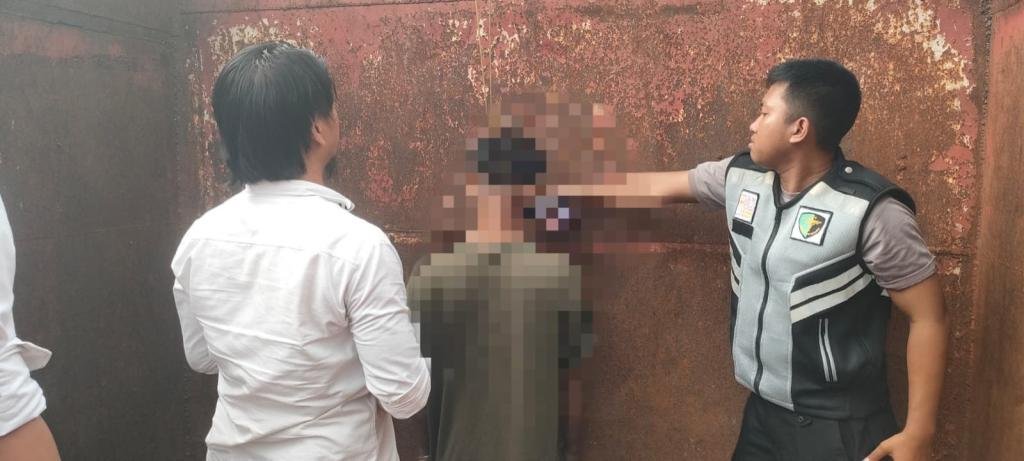 Sopir Truk Fuso Tronton Ditemukan Tewas Gantung Diri