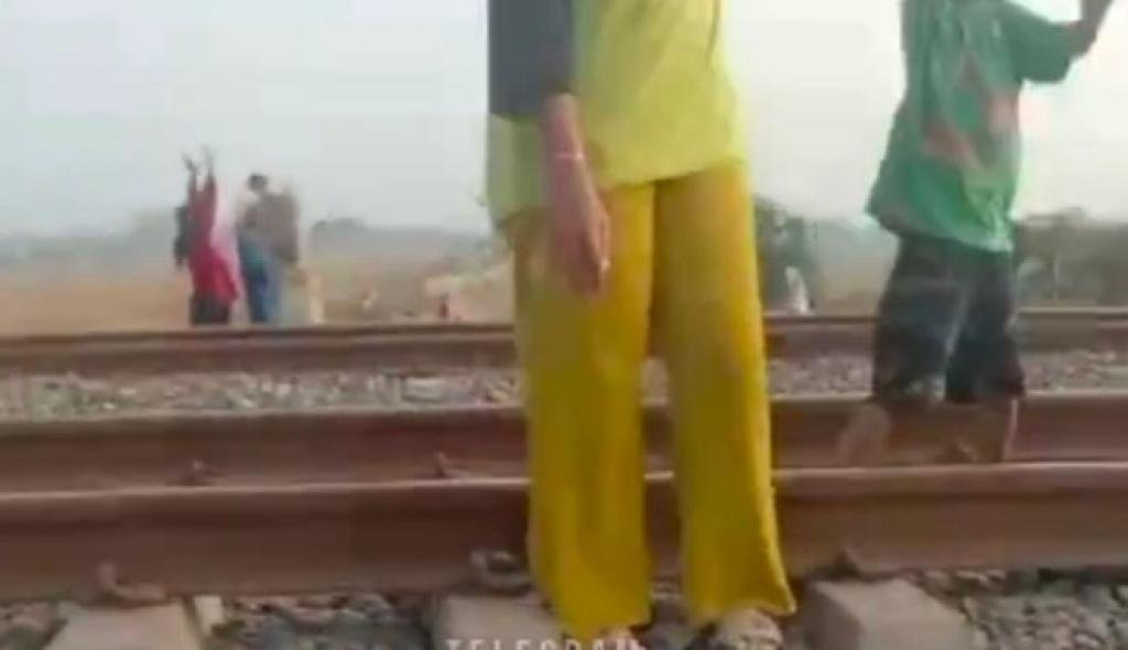 Kecelakaan Tragis di Karawang: Empat Orang Tewas Tertabrak Kereta Fajar Utama