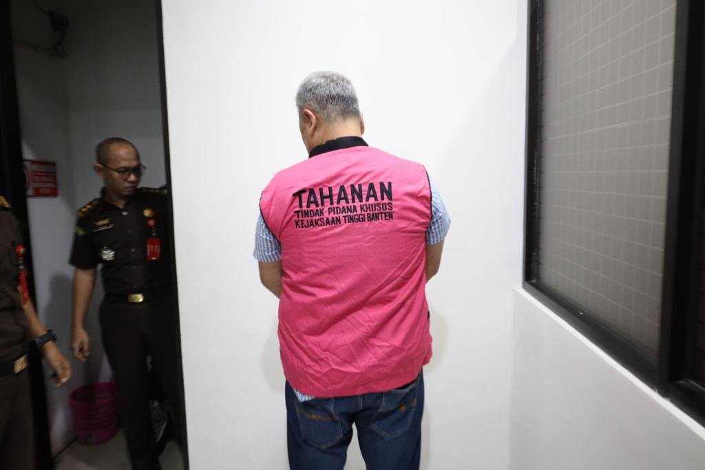 Kejati Banten Tahan Tersangka Korupsi Pengelolaan Sampah di Tangsel