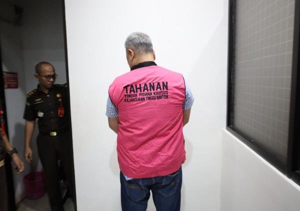 Kejati Banten Tahan Tersangka Korupsi Pengelolaan Sampah di Tangsel