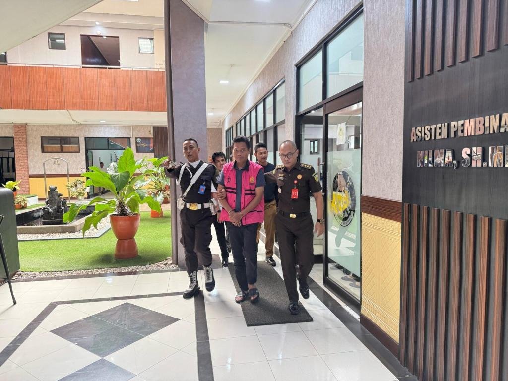 Kejati Banten Tahan dan Tetapkan Tersangka Kadis LH Tangsel