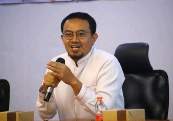 Melayani Dengan Hati: Pesan Kemanusiaan Ade Firmansyah untuk Warga Depok