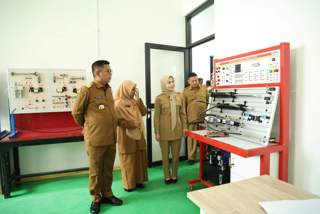 Sinergi Pusat dan Daerah, Revitalisasi dan DAK Perkuat Fasilitas SMKN 1 Anyer