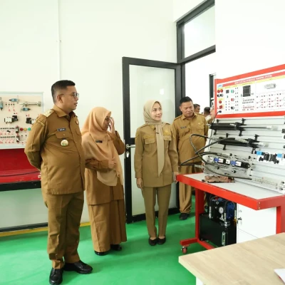 Sinergi Pusat dan Daerah, Revitalisasi dan DAK Perkuat Fasilitas SMKN 1 Anyer