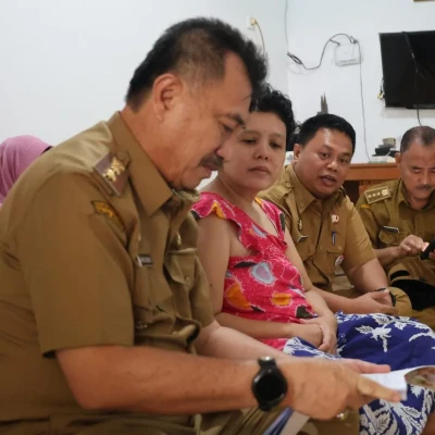 Wakil Wali Kota Bekasi Abdul Harris Bobihoe Tinjau Pelayanan Kesehatan Penerima Bansos di Mustikajaya