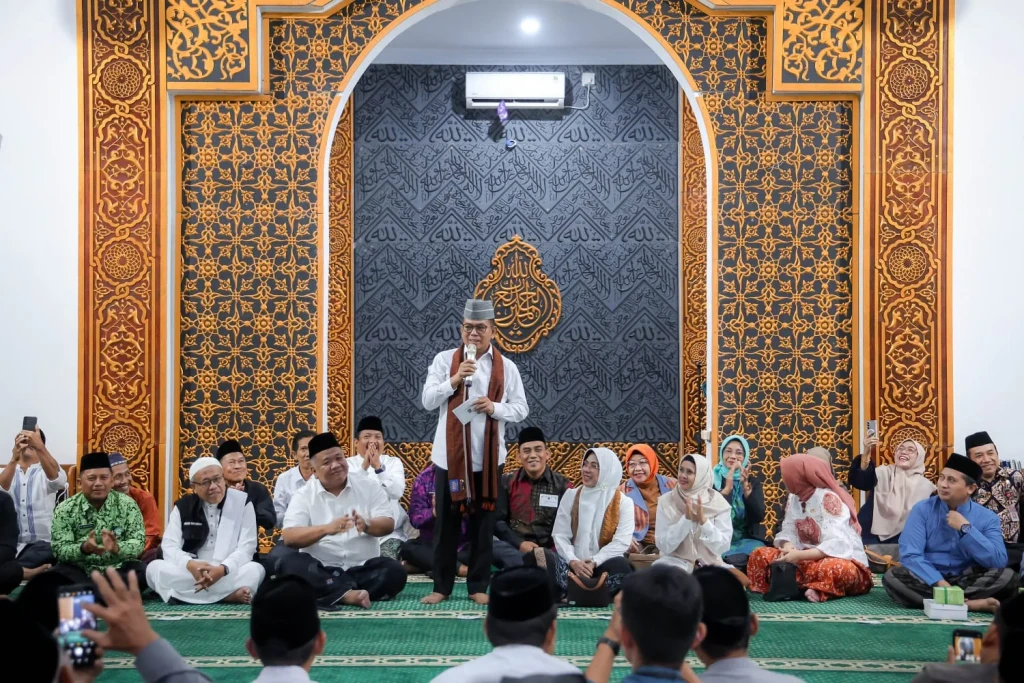 Safari Ramadan 1447 H, Pemprov Banten Salurkan Bantuan Sosial dan Pendidikan di Kota Serang