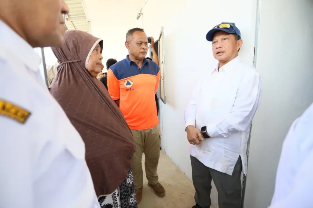 Panasnya Huntara Aceh, Solusi Kasatgas Tito Karnavian untuk Korban Bencana