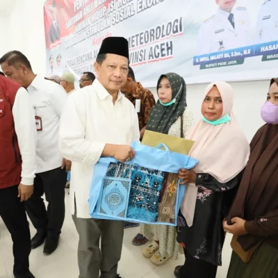 Mendagri Tito Salurkan Bantuan Rp1,7 T Korban Bencana Pidie Jaya