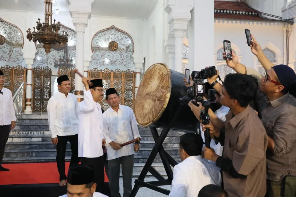 Mendagri Serahkan 5.000 Paket Perlengkapan Ibadah pada Penutupan Aceh Ramadan Festival