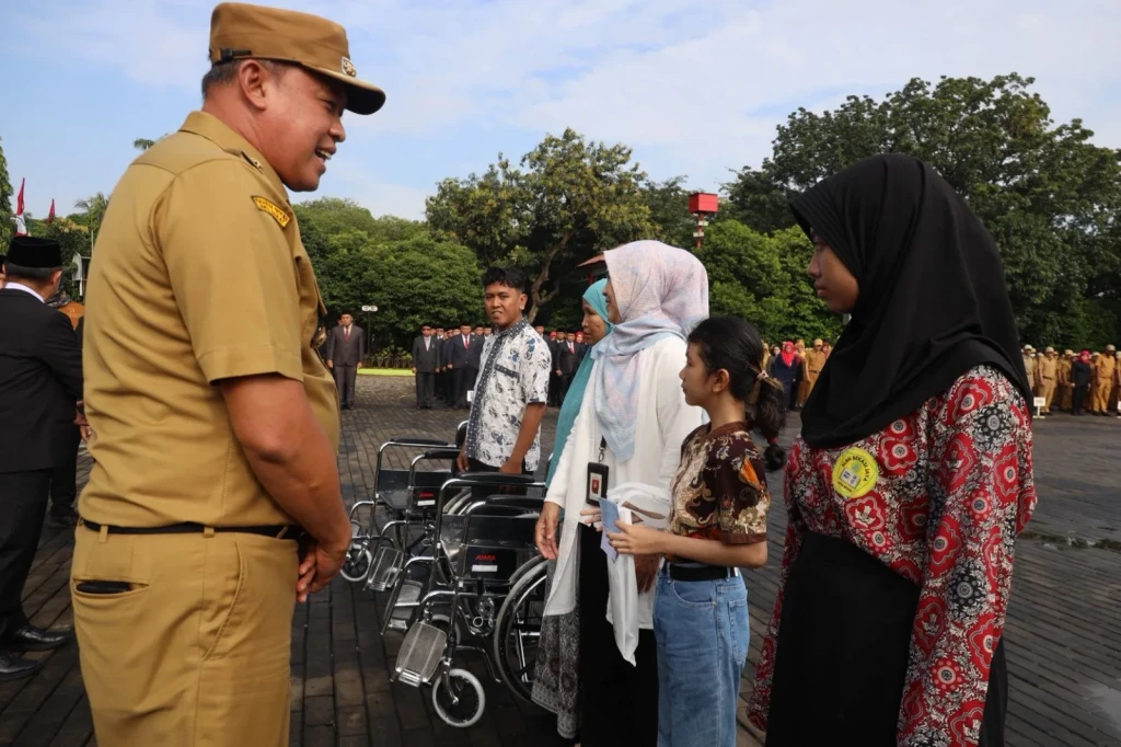 Bekasi Salurkan 27 Bantuan Disabilitas, Aksi Cepat Wali Kota